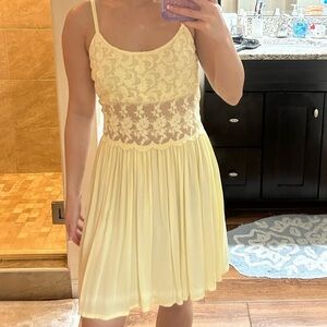 TOPSHOP lost… yellow lace dress